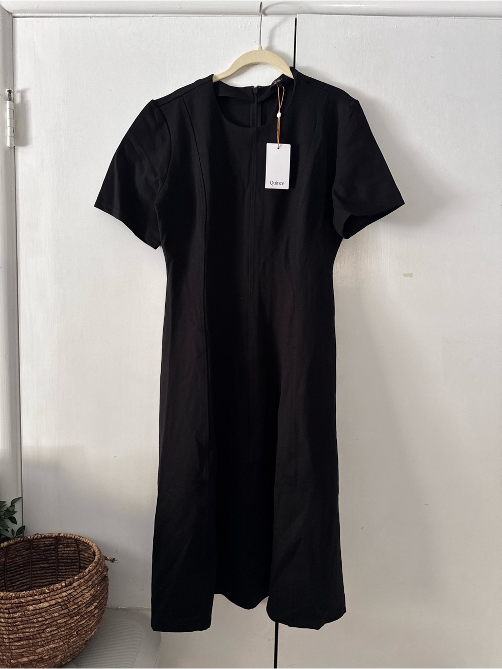 Quince Ultra-Stretch Ponte Short Sleeve Midi Dress Black Large - Picture 4 of 7